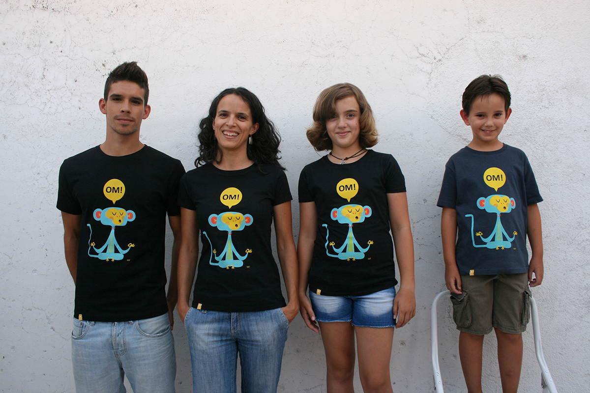 Camiseta Mono OM!